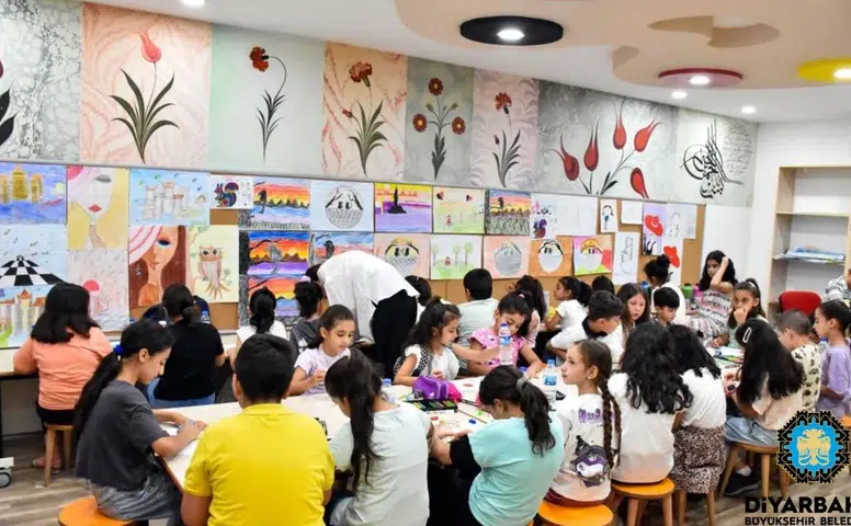Diyarbakır'da çocuklara müjde: Ücretsiz atölyelerde hem öğrenme hem eğlenme fırsatı