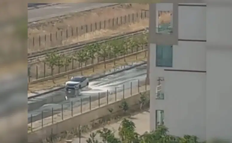 Diyarbakır'da patlayan rögar vatandaşı isyan ettirdi: Yetkililere tepki gösterdiler