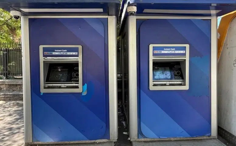 Son dakika! Diyarbakır'da bankanın ardından bu kez ATM kurşunlandı