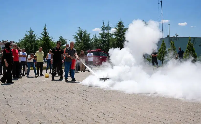 Diyarbakır'da bina tahliye edildi, yangına anında müdahale edildi: Her şey gerçek gibiydi