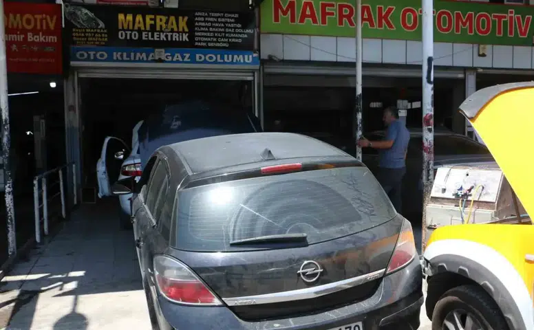 Diyarbakır'da kavurucu sıcaklar oto sanayi sitesinde klima yoğunluğunu zirveye taşıdı