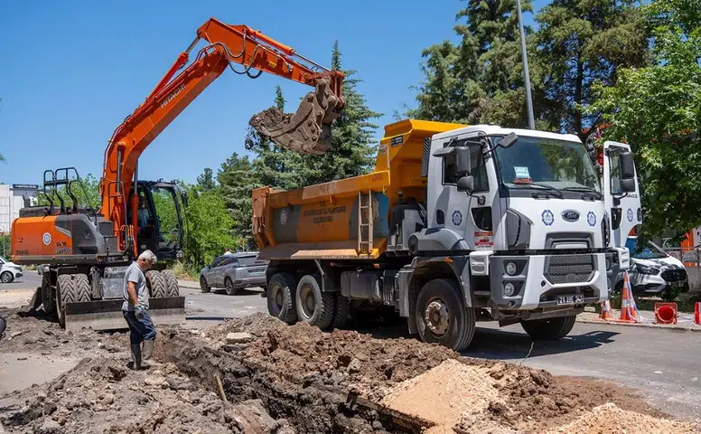 Kameralı takip yapıldı: Diyarbakır'da çöken 27 kanalizasyon hattı yenilendi