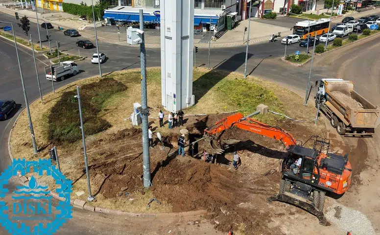 Diyarbakır'da kameranın tespit ettiği çökme şipşak giderildi: İki koldan çözüm