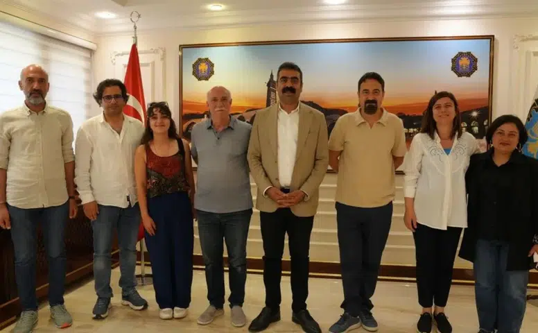 Sanatçı Mikail Aslan'dan Diyarbakır'da anlamlı ziyaret: Eşbaşkanlarla kültür sohbeti