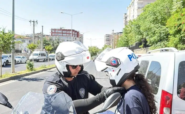 Bakan Çiftçi'den öğrencileri YKS'ye yetiştiren ekiplere teşekkür: Diyarbakır'da da yaşandı