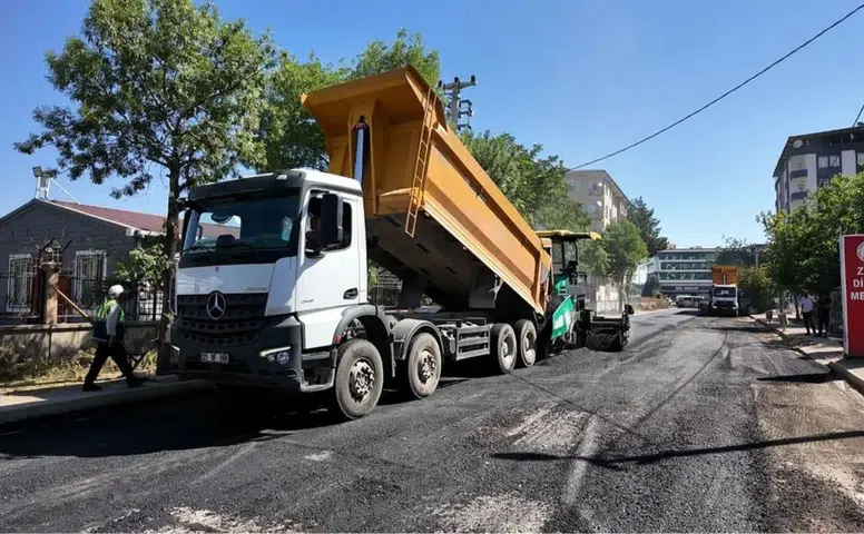 Diyarbakır'ın en kalabalık mahallesine 24 bin 500 tonluk dokunuş