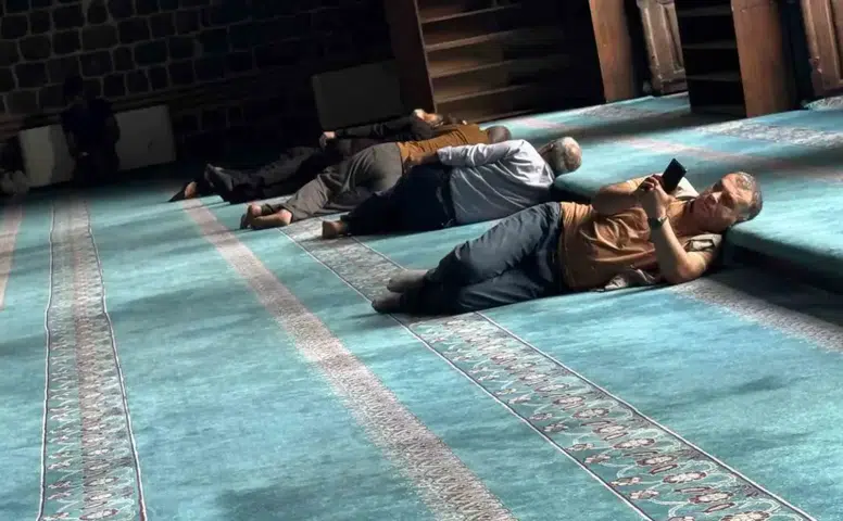Diyarbakır'da 40 dereceyi bulan kavurucu sıcaklar yaşamı durdurdu Serinlik arayışı başladı