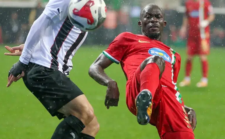 Afena-Gyan duygusal bir mesajla Amedspor'a veda etti: Taraftara özel parantez açtı