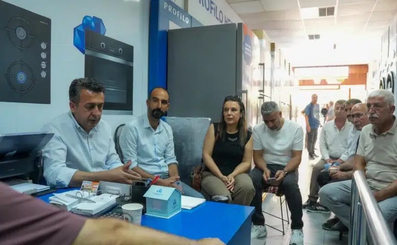 Diyarbakır'da dükkanı kurşunlanan esnafa sürpriz ziyaret: Tam destek verdiler