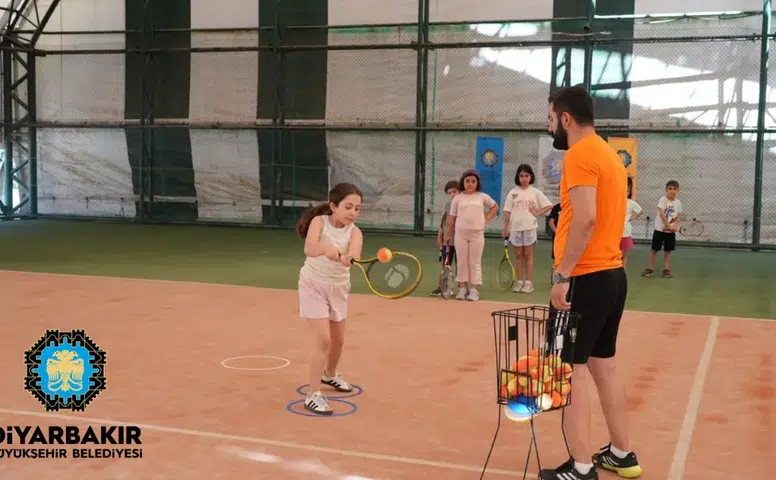 Diyarbakır'ın parlayan yıldızı tenis oldu: Ücretsiz kurslar devasa ilgiyle karşılandı