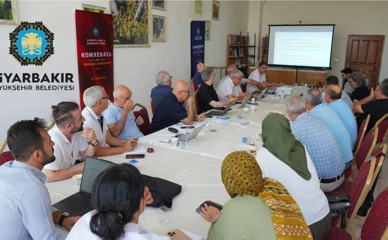Diyarbakır'da Kürtçe için standart oluşturuluyor: 6 gün boyunca sürecek