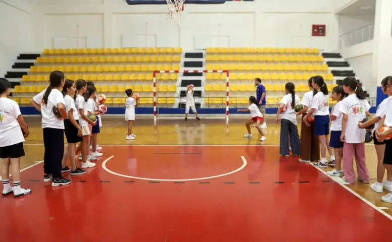 Diyarbakır'da çocuklar spor okullarına koştu: 15 branşta binlerce kişi katıldı