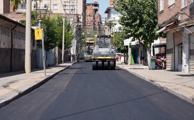 Bağlar esnafı yarım asır sonra nefes aldı: Tozla, çamurla mücadele sonunda bitti