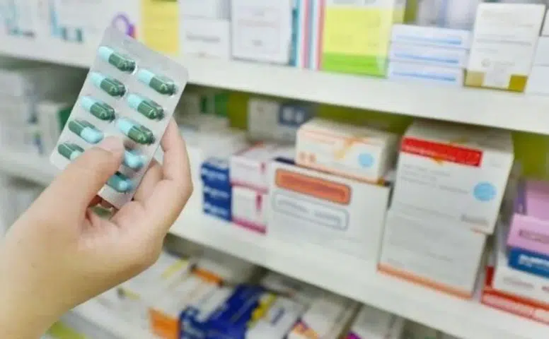 Eczanede reçetenin yarısı bulunamıyor: Diyarbakır’dan ilaç alarmı