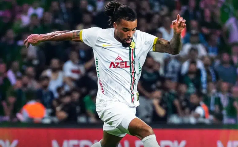Kocaelispor Amedspor maçında ev sahibi ekip ilk yarıyı önde tamamladı