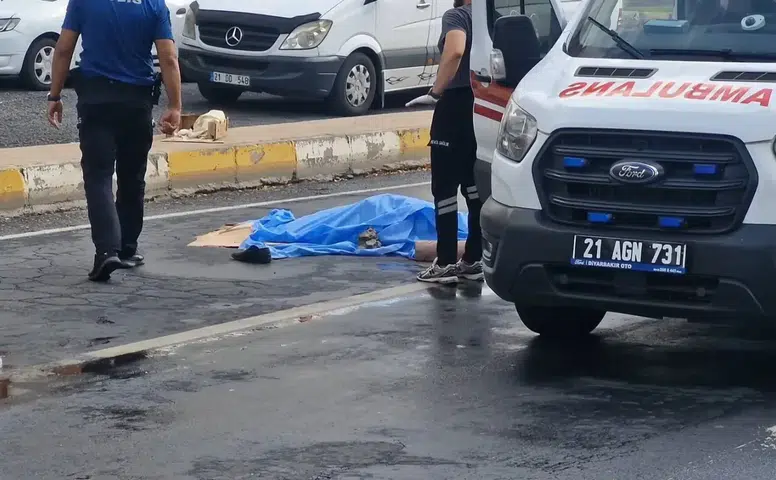 Diyarbakır Kayapınar'da trafik kazası: Karşıdan karşıya geçerken can verdi