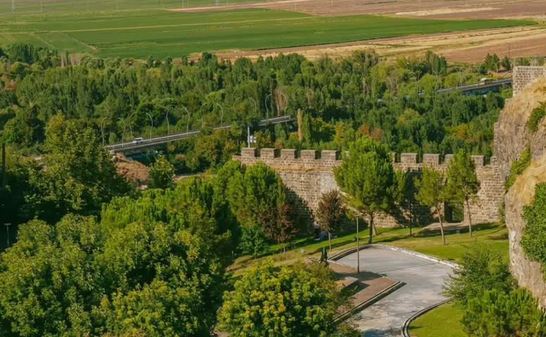 Diyarbakır'ın en sıcak ve en serin noktaları belli oldu: İşte 17 ilçenin hava durumu