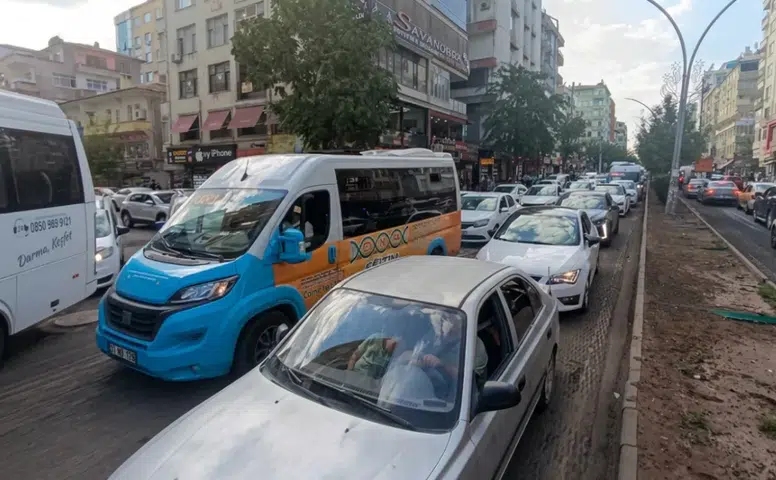 Diyarbakır'da 5 cadde trafiğe kapatılacak: Valilik alternatif güzergahları duyurdu