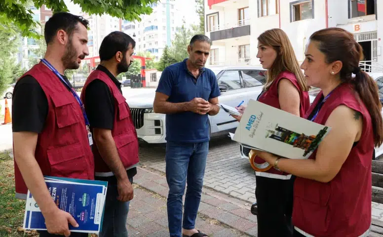 Yerinde Çözüm ekipleri sahada: Diyarbakır'da bozuk yoldan su arızasına binlerce talep incelendi
