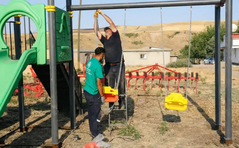 Diyarbakır'da 10 ilçeye kuruldu: 39 mahallede çocuklar bayram etti