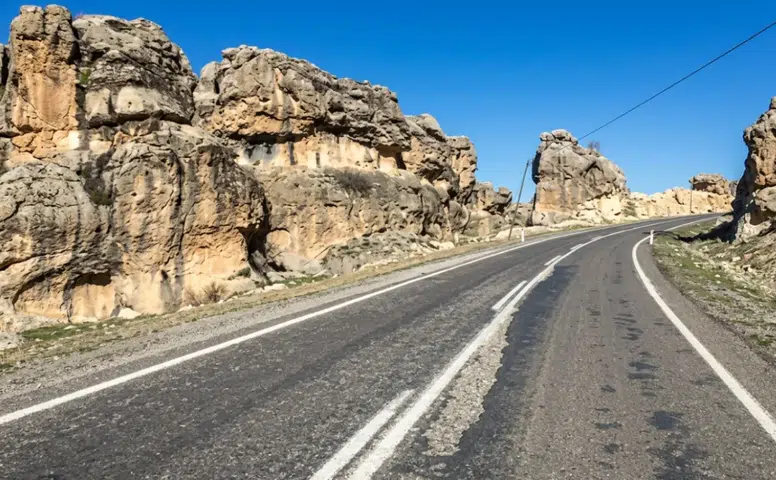 Diyarbakır'ın tarihi yolu koruma altına alındı: İzinsiz çivi bile çakılamayacak