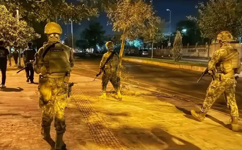 Diyarbakır’da dört mahalleye eş zamanlı uygulama: Arananlar yakalandı