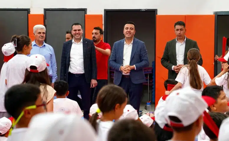 Öğrencilerin ayağına spor getiren proje: Diyarbakır'da okullar tatamiyle buluştu