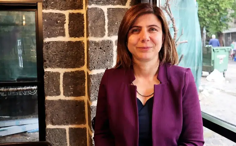 Diyarbakır'da Eşbaşkan Bucak'tan dikkat çeken paylaşım: Barış birbirinin dilini sevmekle başlar