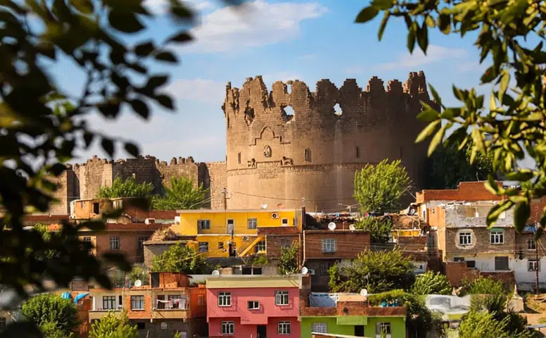 Diyarbakır'da sıcaklık düşüyor: Bazı ilçelerde gök gürültülü sağanak uyarısı