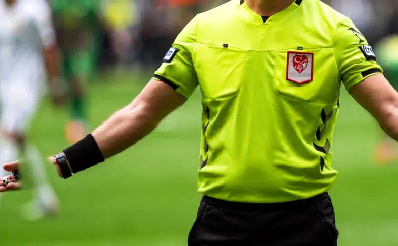 Amedspor Başakşehir maçının VAR ve AVAR hakemleri belli oldu: Sürpriz isimler atandı