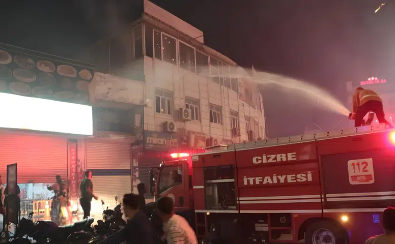 Amedspor'un galibiyet kutlamaları Cizre'de kabusa dönüştü: Yangın çıktı, itfaiye eri yaralandı