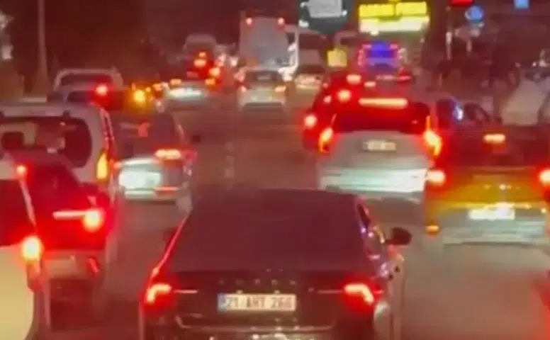 Diyarbakır Silvan Bulvarı'nda itfaiye skandalı: Anonsa rağmen yol vermedi