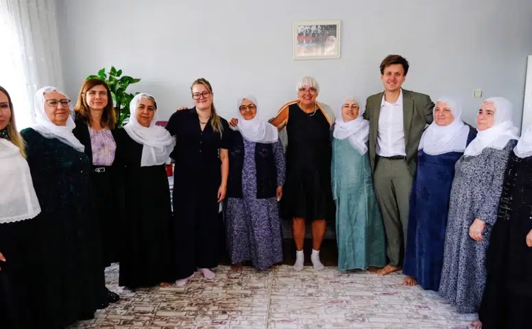 Alman milletvekilleri Diyarbakır'da: Eşbaşkan Bucak ile belediye çalışmalarını ele aldılar