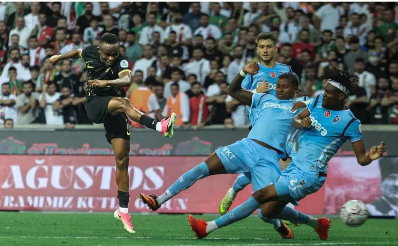 Amedspor'a Yira Sor darbesi: Sakatlığı ciddi, uzun süre forma giyemeyecek