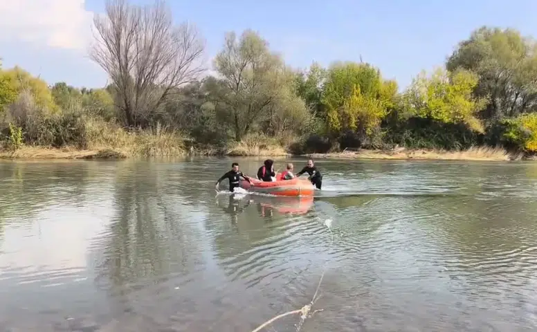 Dicle Nehri kenarında piknik faciası önlendi: Mahsur kalan 2 kişi kurtarıldı