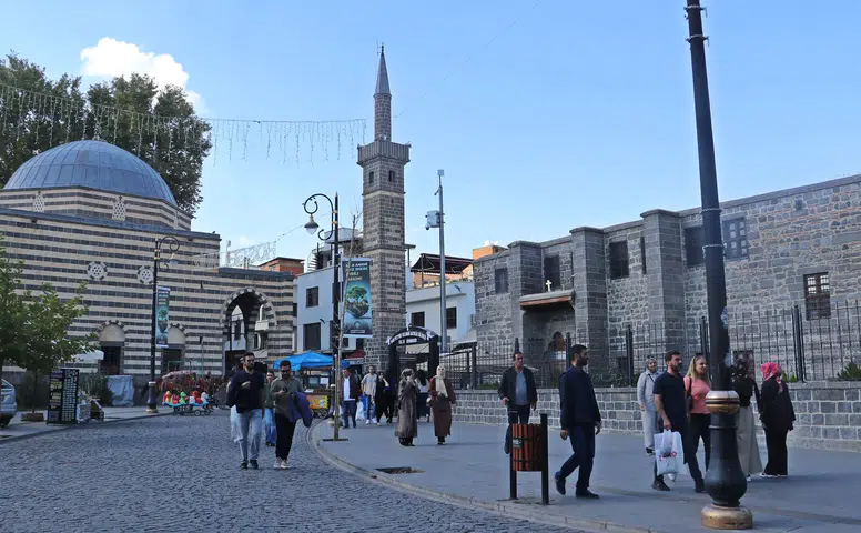 Diyarbakır turizminde rekor yıl: 8 ayda 1,3 milyon ziyaretçi şehre akın etti