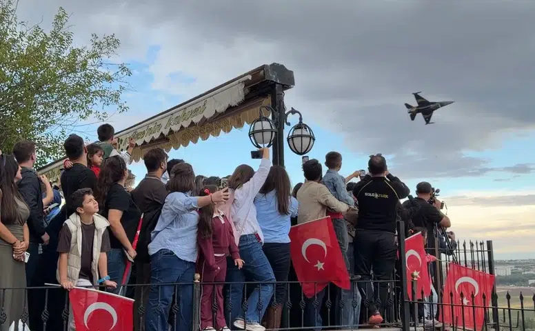 SOLOTÜRK Diyarbakır semalarında: Hevsel Bahçeleri ve İçkale üzerinde nefes kesen gösteri