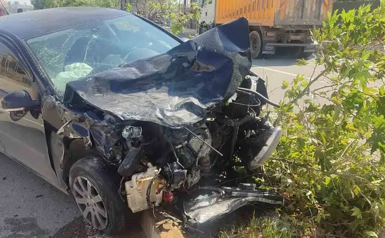 Diyarbakır Silvan'da trafik kazası: İki araç çarpıştı, 2 kişi yaralandı