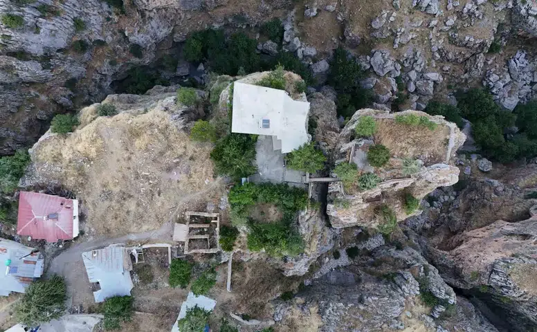 Diyarbakır Çüngüş'te uçurum kenarındaki ev: 168 metre yükseklikteki köprülü yaşam