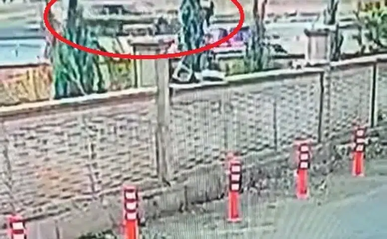 Diyarbakır Bismil'de korkutan kaza: Otomobilin çarptığı 12 yaşındaki çocuk yaralandı