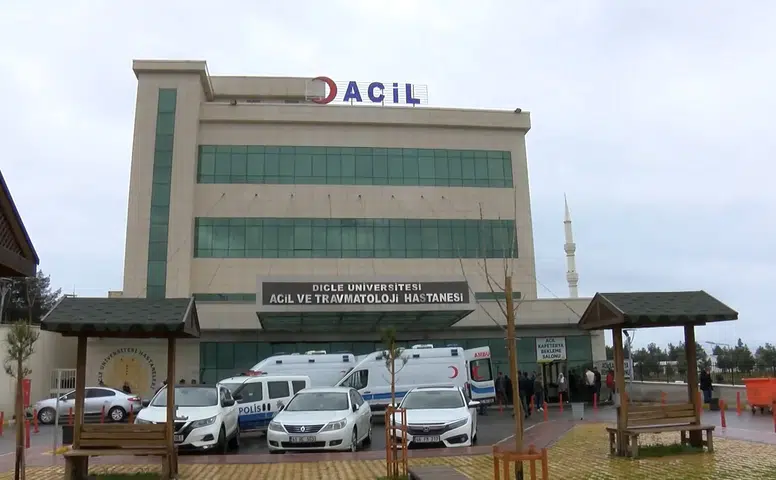 Diyarbakır Sur'da silahlı kavga: İki bacağından vurulan bir kişi ağır yaralandı