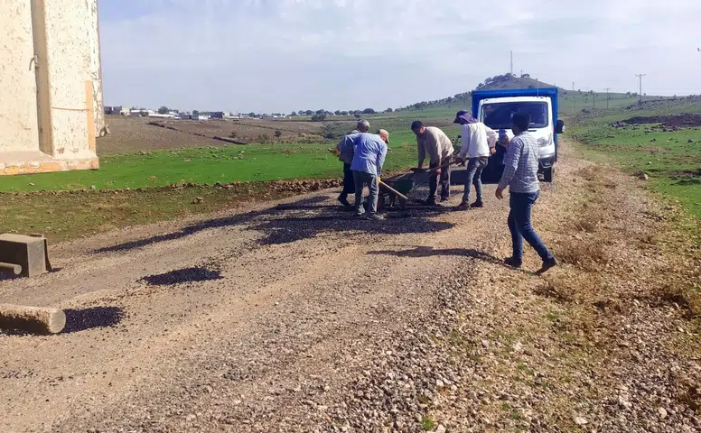 Diyarbakır Çermik'te İkiçeltik sakinleri isyan etti: Yolu kendi imkanlarıyla onardılar