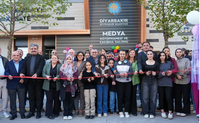 Diyarbakır'da Medya Kütüphanesi halkın hizmetine sunuldu