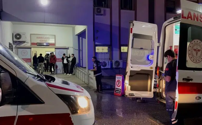 Kahta Diyarbakır yolunda korkutan kaza: Kalbi duran işçi hayata döndü, sürücü kaçtı