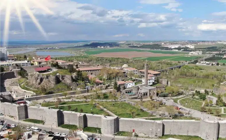 Diyarbakır'da bahar havası: İlçe ilçe sıcaklık değerleri açıklandı