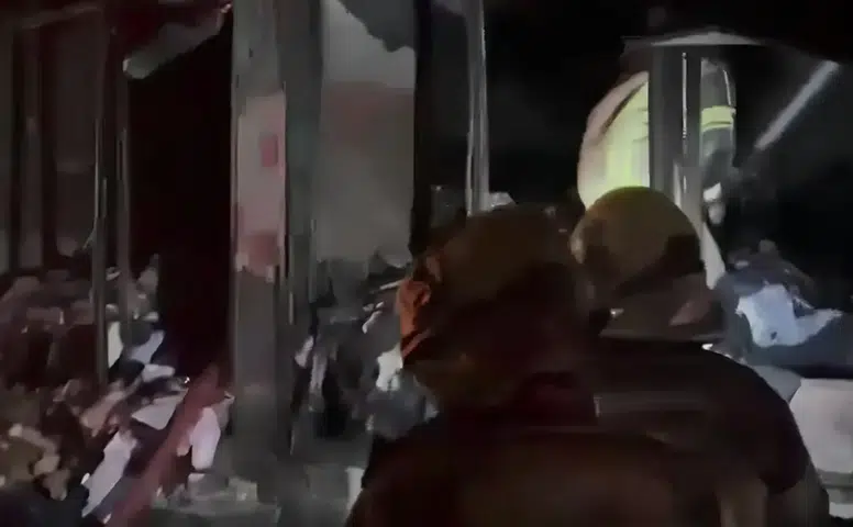 Diyarbakır Bağlar'da iş yeri alev alev: İtfaiye yangını güçlükle kontrol altına aldı