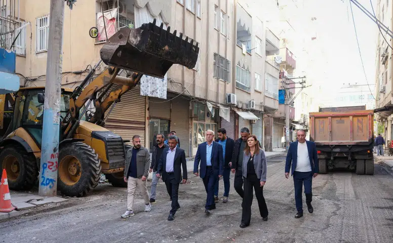 Diyarbakır'da Eşbaşkanlar denetimde: 3 caddede çalışmalar tam gaz sürüyor