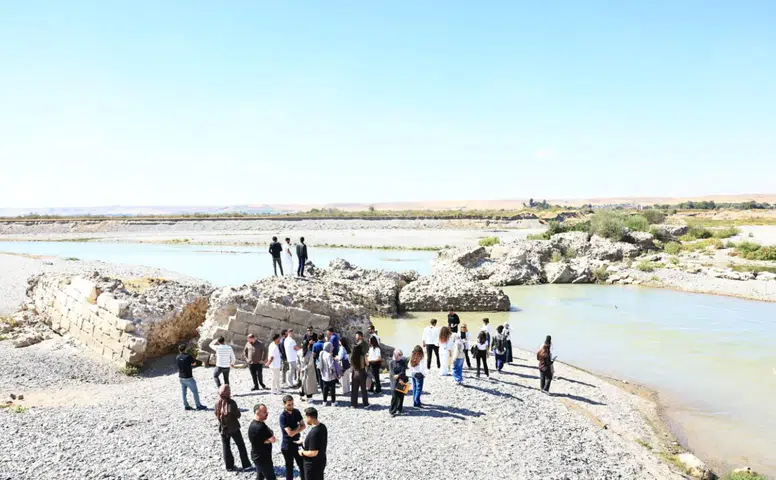Dicle Üniversitesi öğrencileri Perpıra Köprüsü'nü inceledi