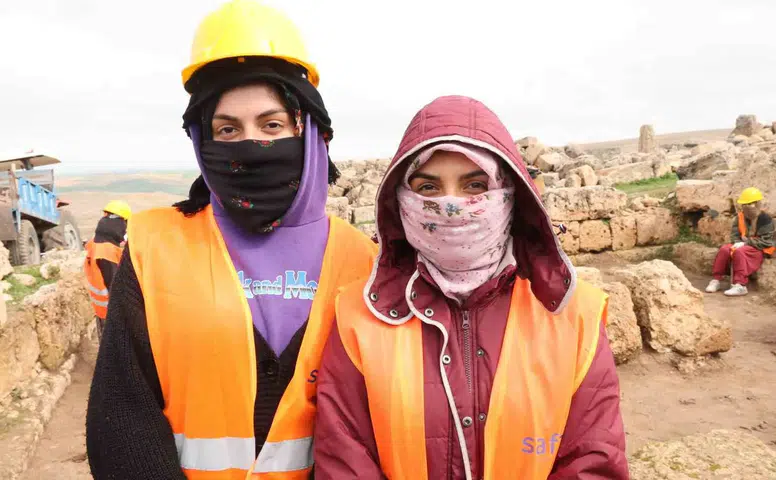 Zerzevan Kalesi'nin kadın işçileri tarihe dokunurken arkeolog olma hayali kuruyor