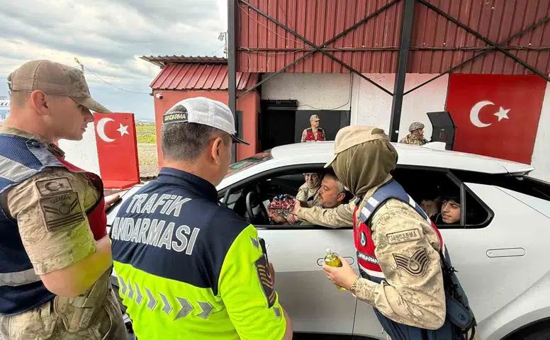Diyarbakır’da jandarma ekipleri Kurban Bayramı öncesi trafik uygulaması yaptı